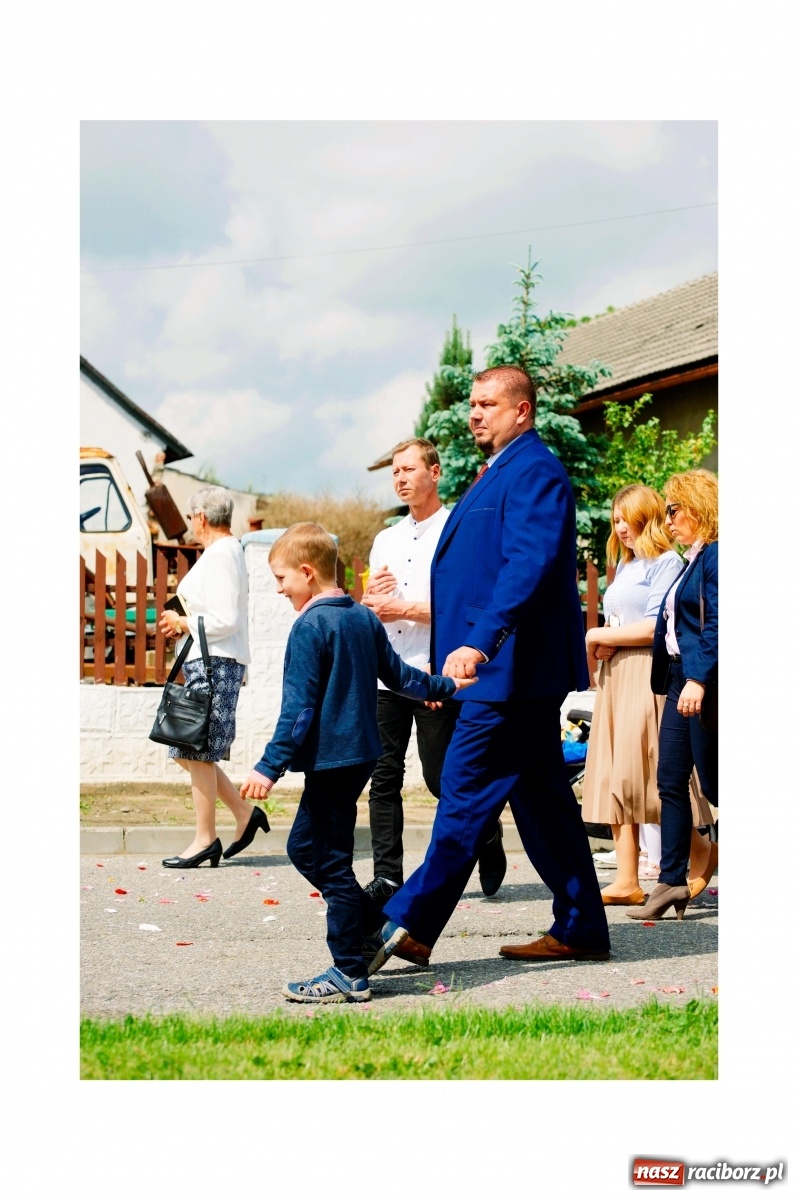 Zdjęcie w galerii na portalu naszraciborz.pl: Boże Ciało w Krzyżanowicach, Tworkowie i Roszkowie [FOTO] wiadomości z regionu