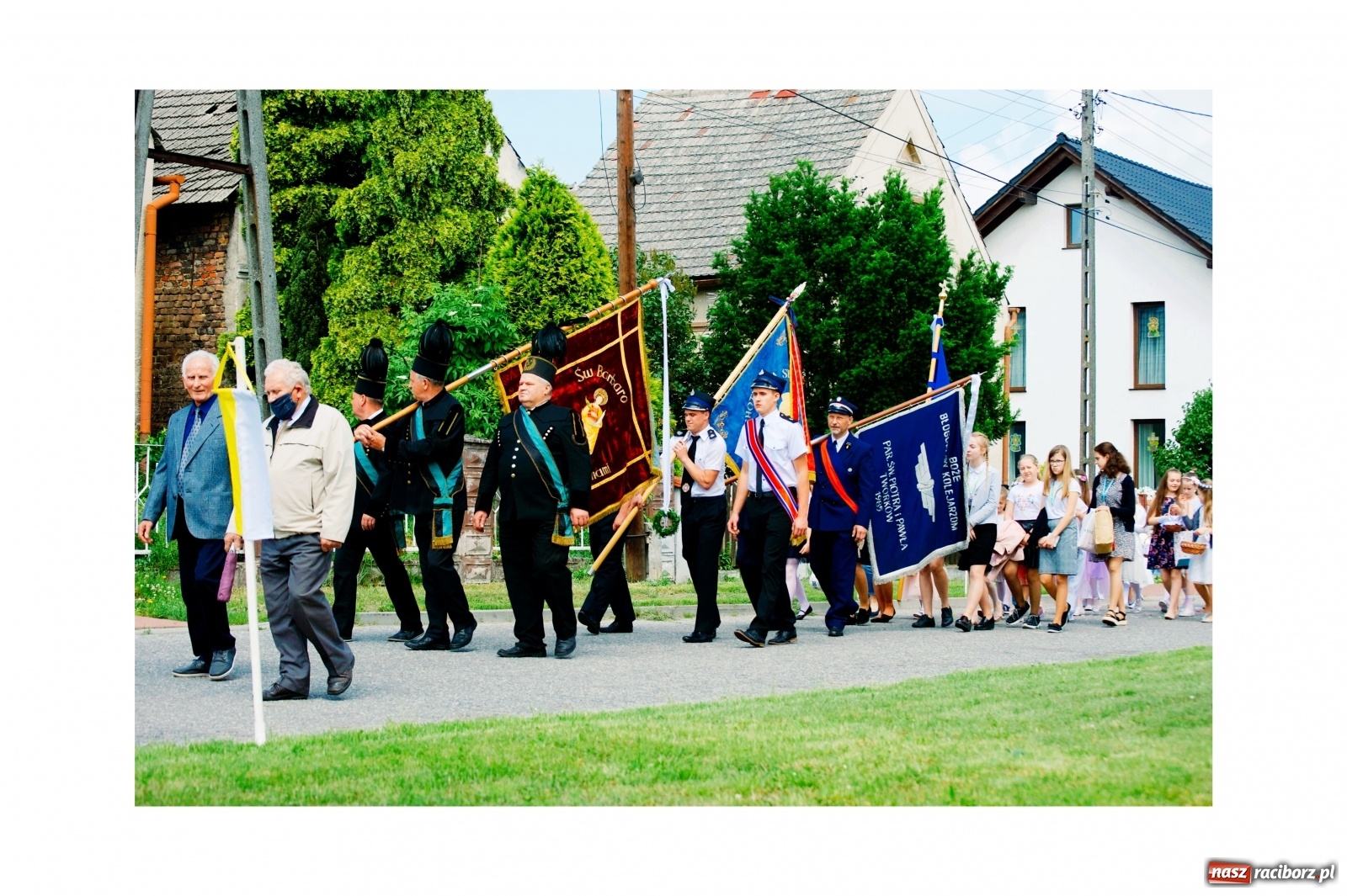 Zdjęcie w galerii na portalu naszraciborz.pl: Boże Ciało w Krzyżanowicach, Tworkowie i Roszkowie [FOTO] wiadomości z regionu