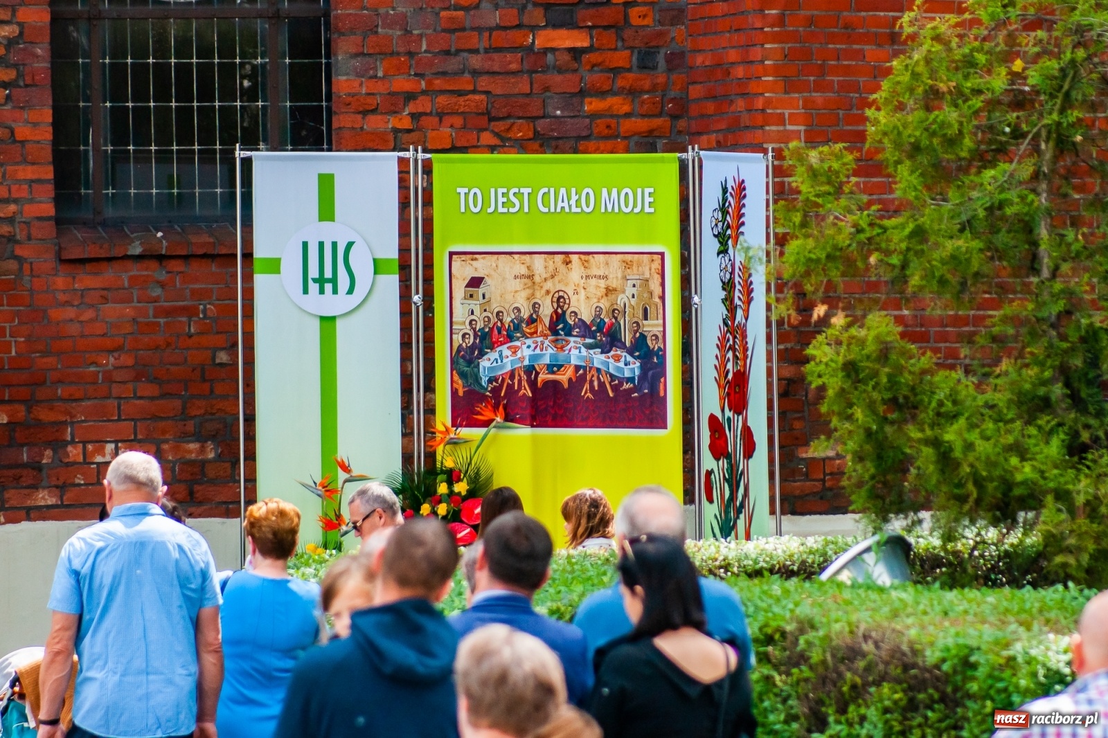 Zdjęcie w galerii na portalu naszraciborz.pl: Parafia WNMP. Najświętszy Sakrament przy św. Sebastianie - patronie od morowego powietrza  wiadomości z regionu