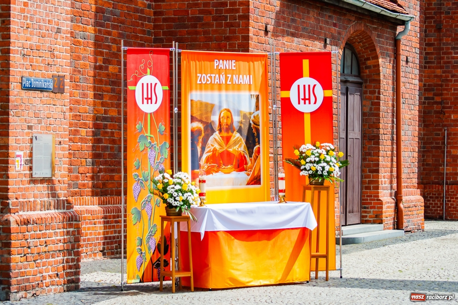 Zdjęcie w galerii na portalu naszraciborz.pl: Parafia WNMP. Najświętszy Sakrament przy św. Sebastianie - patronie od morowego powietrza  wiadomości z regionu