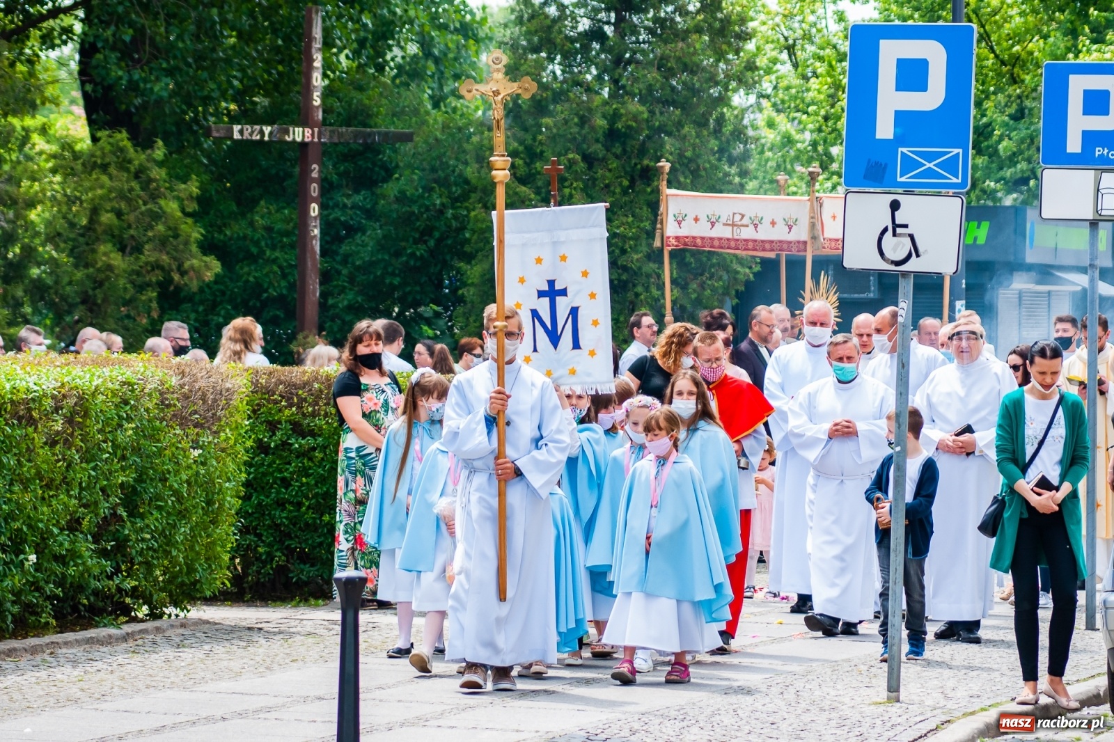 Zdjęcie w galerii na portalu naszraciborz.pl: Parafia WNMP. Najświętszy Sakrament przy św. Sebastianie - patronie od morowego powietrza  wiadomości z regionu