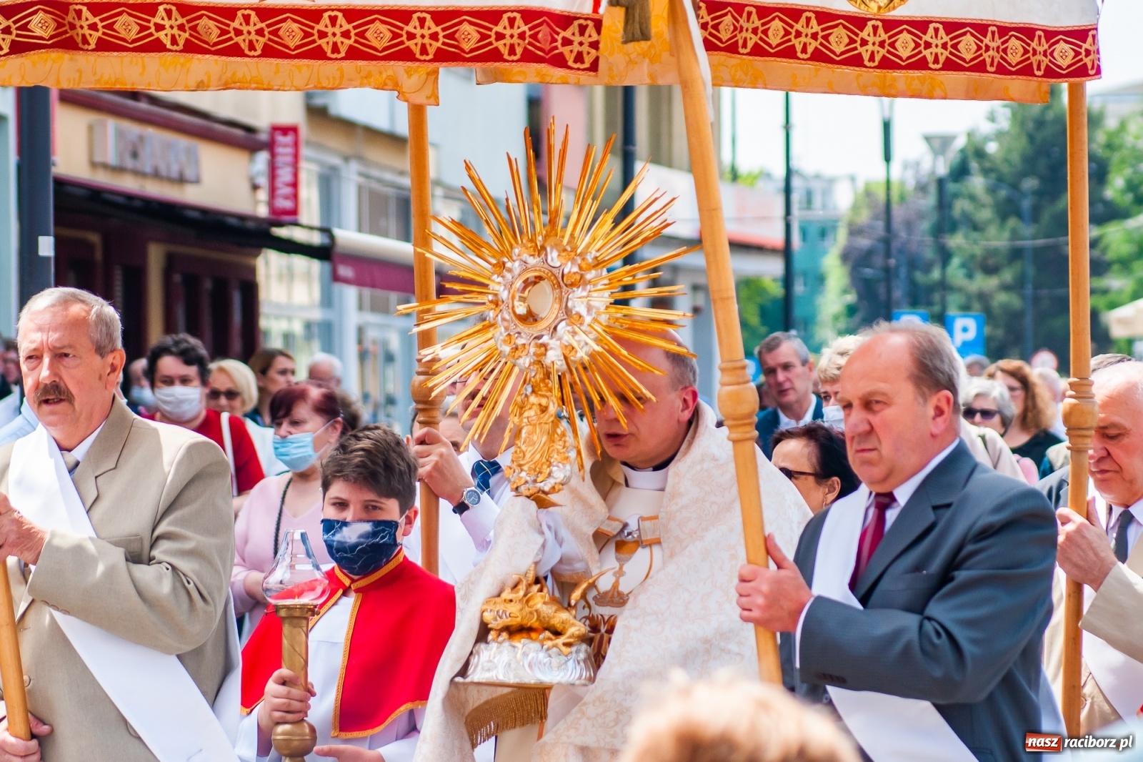 Zdjęcie w galerii na portalu naszraciborz.pl: Parafia WNMP. Najświętszy Sakrament przy św. Sebastianie - patronie od morowego powietrza  wiadomości z regionu