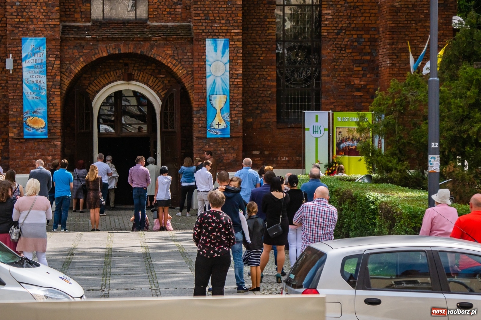 Zdjęcie w galerii na portalu naszraciborz.pl: Parafia WNMP. Najświętszy Sakrament przy św. Sebastianie - patronie od morowego powietrza  wiadomości z regionu