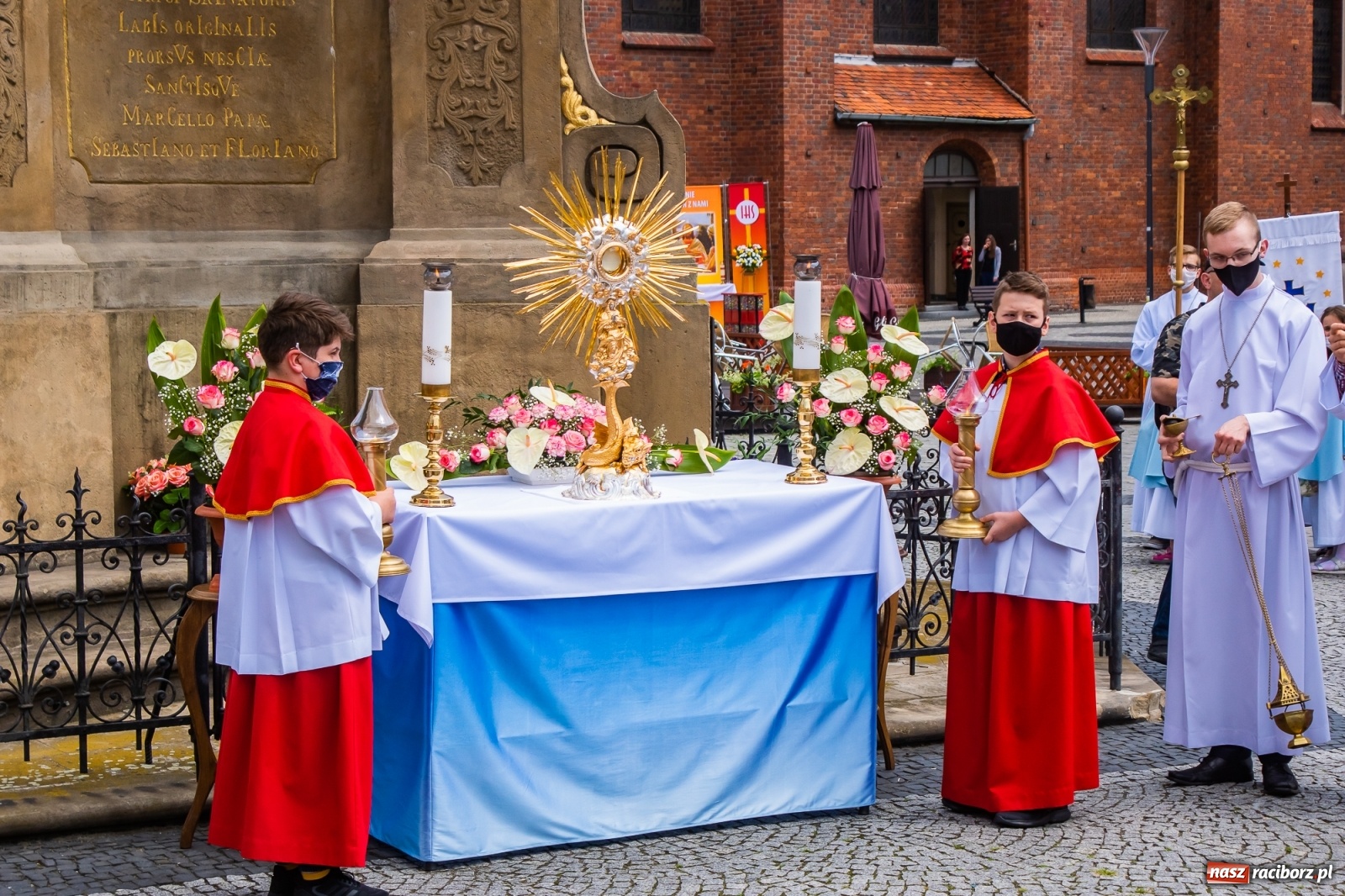 Zdjęcie w galerii na portalu naszraciborz.pl: Parafia WNMP. Najświętszy Sakrament przy św. Sebastianie - patronie od morowego powietrza  wiadomości z regionu