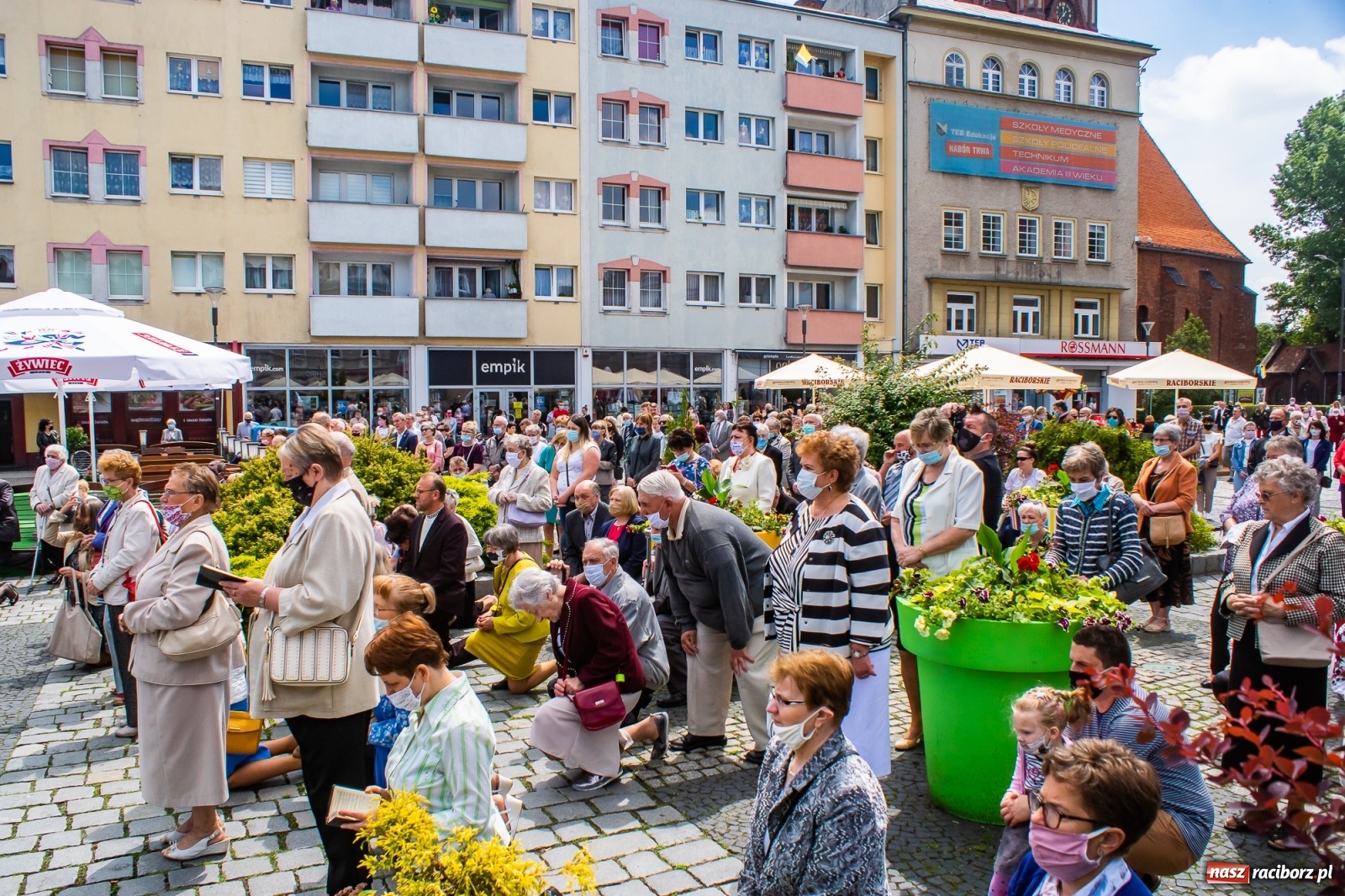 Zdjęcie w galerii na portalu naszraciborz.pl: Parafia WNMP. Najświętszy Sakrament przy św. Sebastianie - patronie od morowego powietrza  wiadomości z regionu