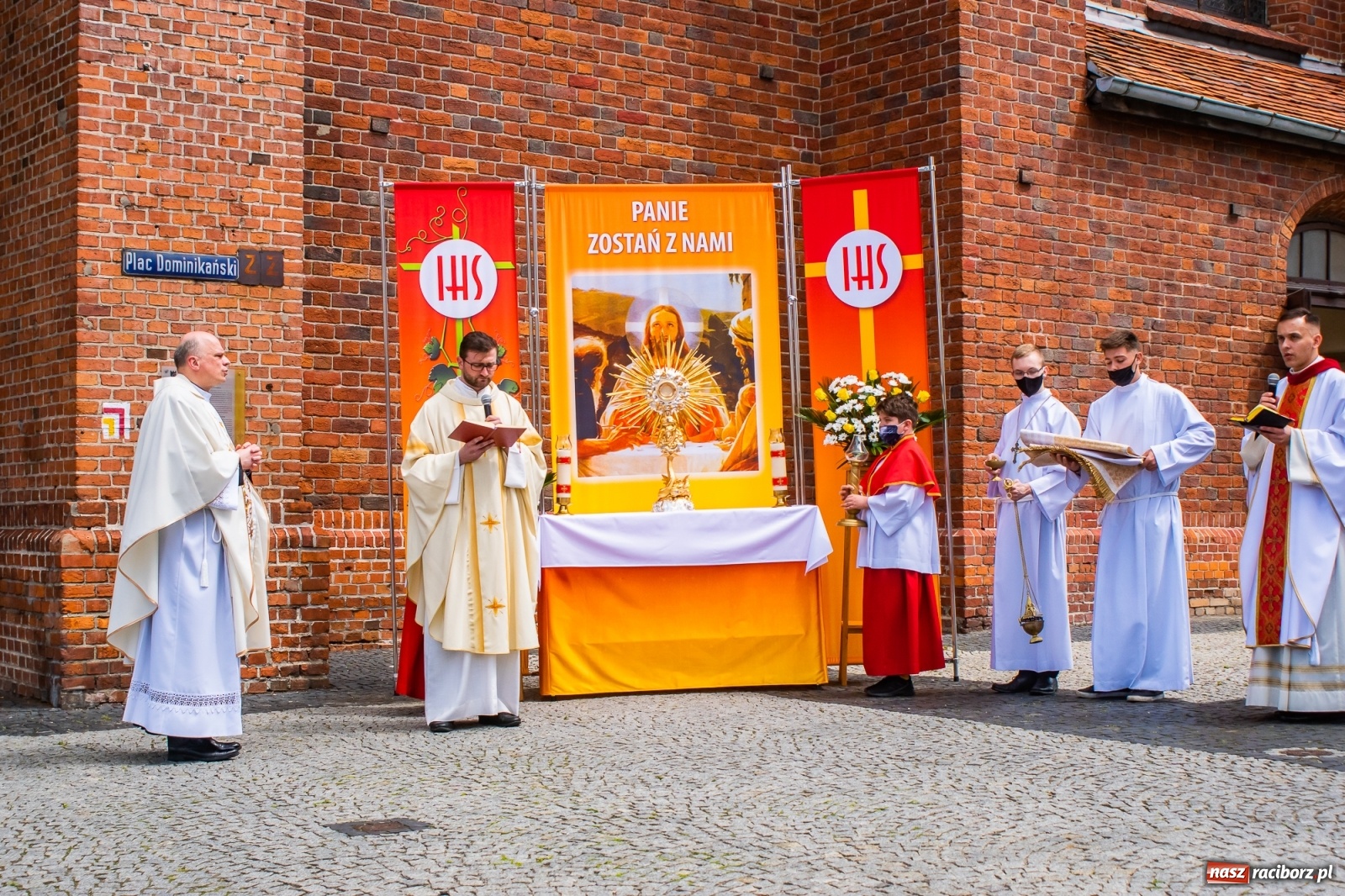 Zdjęcie w galerii na portalu naszraciborz.pl: Parafia WNMP. Najświętszy Sakrament przy św. Sebastianie - patronie od morowego powietrza  wiadomości z regionu