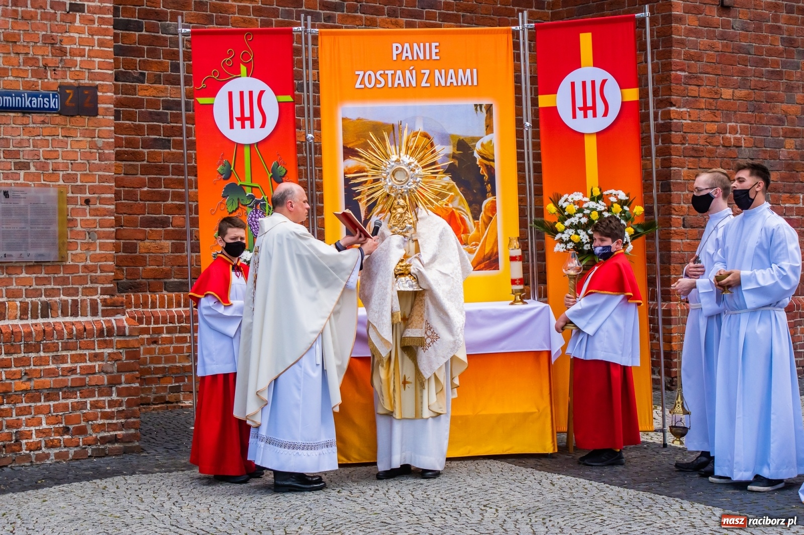 Zdjęcie w galerii na portalu naszraciborz.pl: Parafia WNMP. Najświętszy Sakrament przy św. Sebastianie - patronie od morowego powietrza  wiadomości z regionu