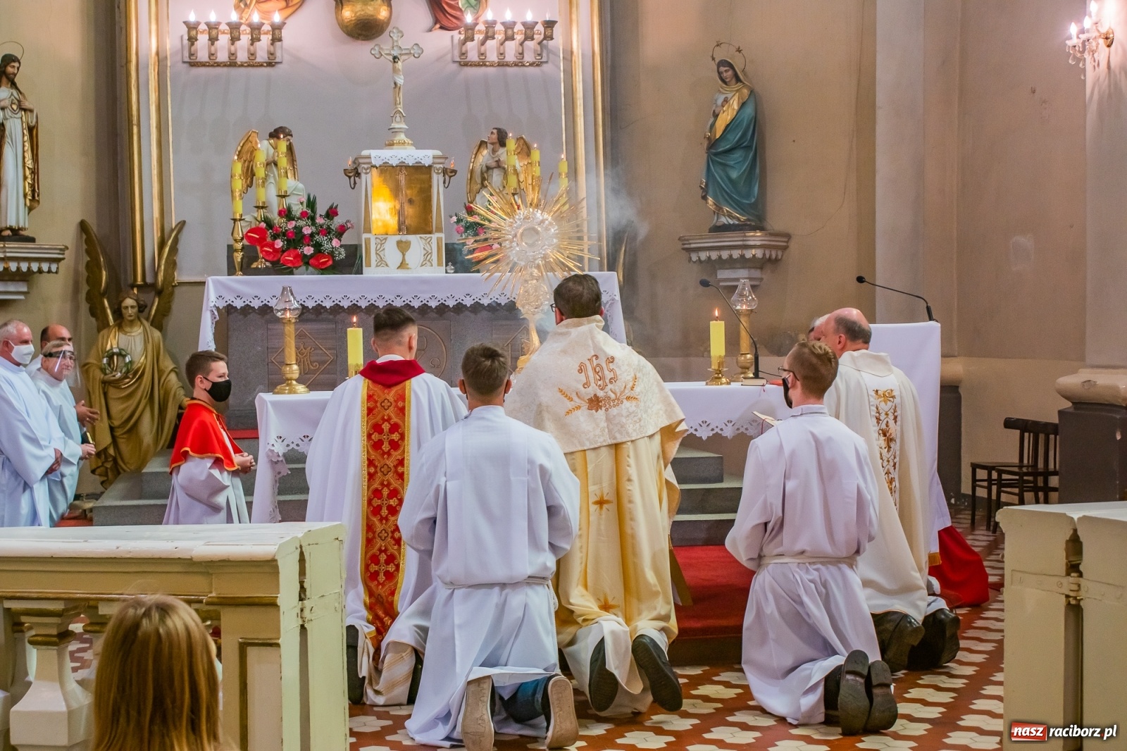 Zdjęcie w galerii na portalu naszraciborz.pl: Parafia WNMP. Najświętszy Sakrament przy św. Sebastianie - patronie od morowego powietrza  wiadomości z regionu