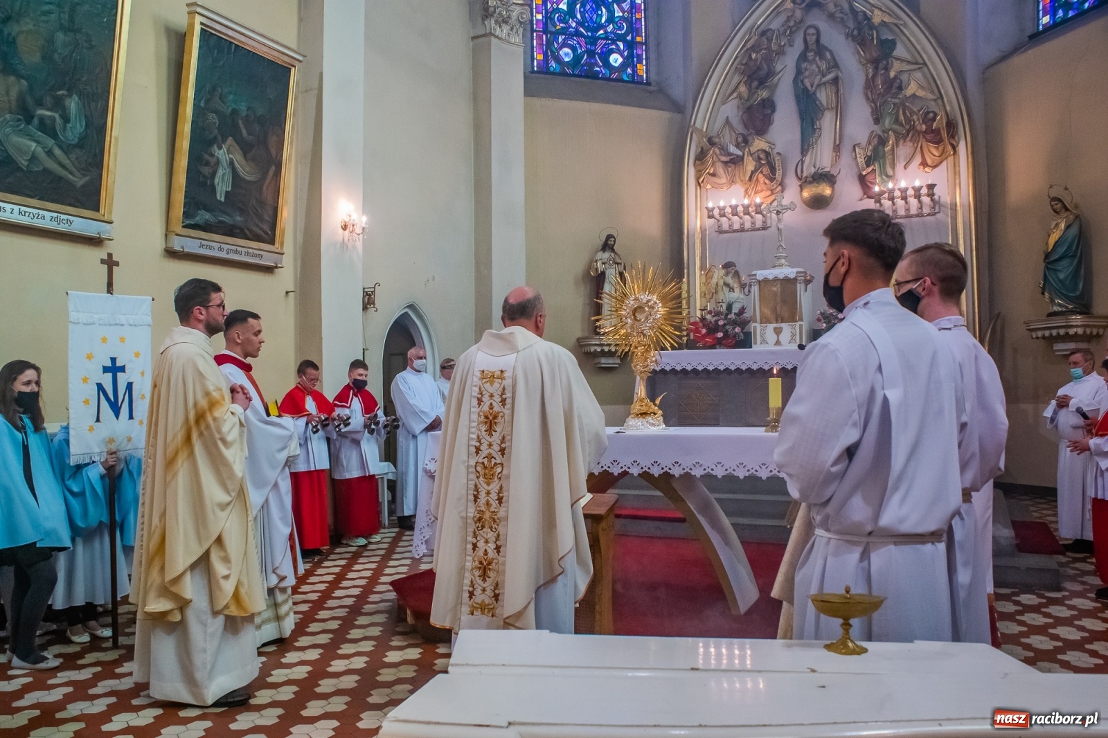Zdjęcie w galerii na portalu naszraciborz.pl: Parafia WNMP. Najświętszy Sakrament przy św. Sebastianie - patronie od morowego powietrza  wiadomości z regionu