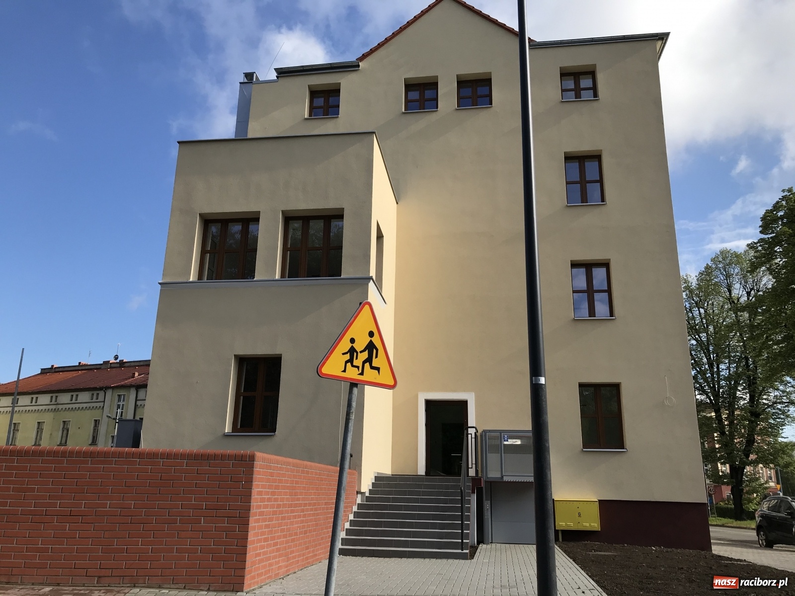 Zdjęcie w galerii na portalu naszraciborz.pl: Wiadomo już jak miasto zagospodaruje odnowioną komendę przy pl. Wolności wiadomości z regionu