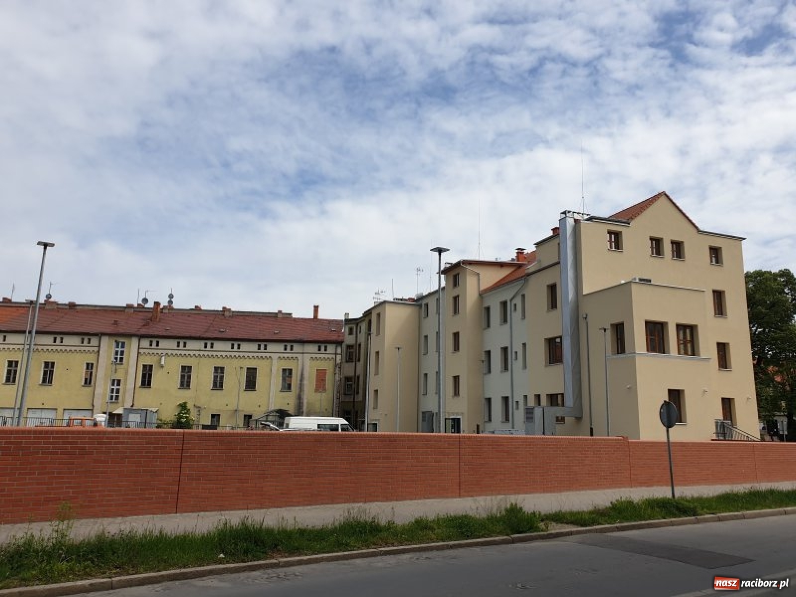 Zdjęcie w galerii na portalu naszraciborz.pl: Wiadomo już jak miasto zagospodaruje odnowioną komendę przy pl. Wolności wiadomości z regionu