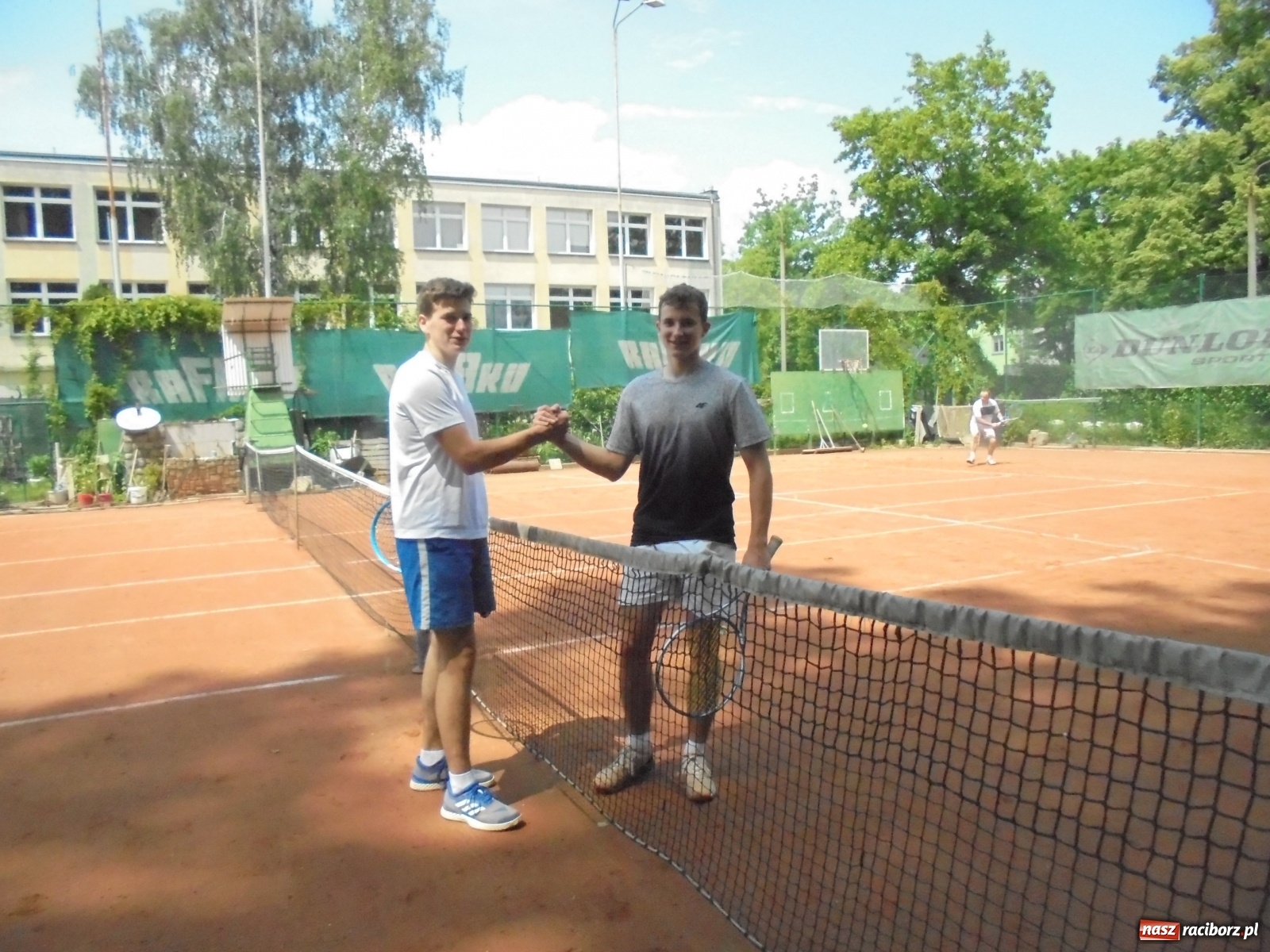 Zdjęcie w galerii na portalu naszraciborz.pl: Tenisowe zmagania o puchar prezesa TKKF Rafako wiadomości z regionu
