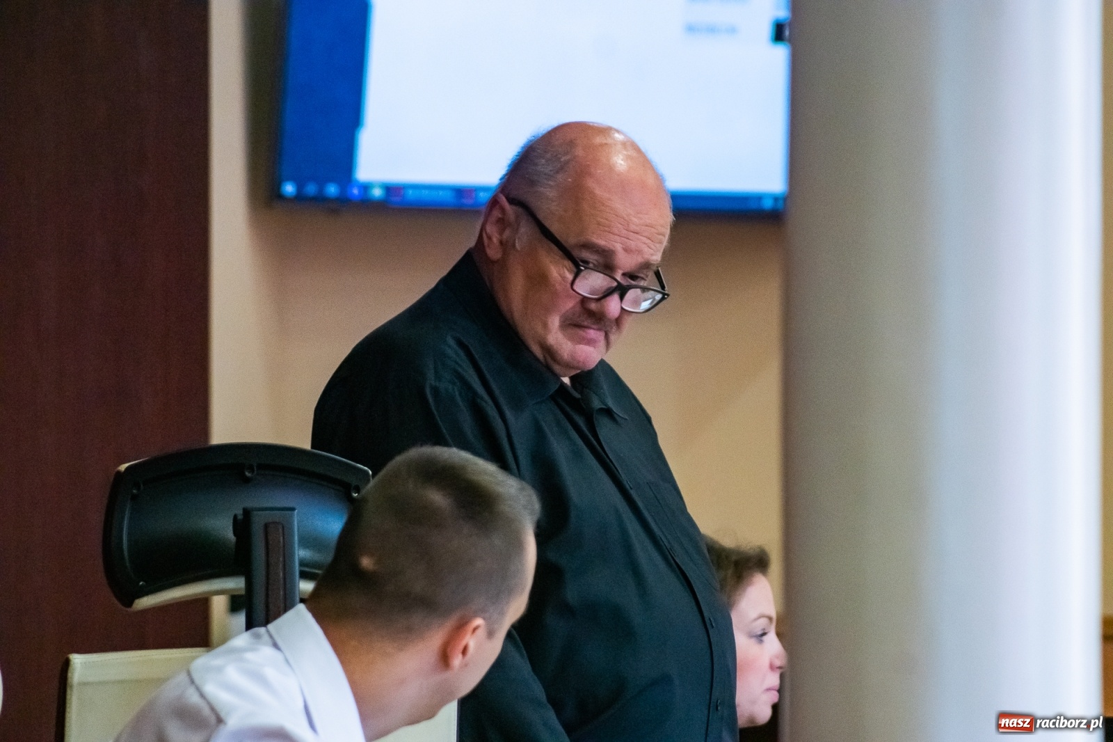 Zdjęcie w galerii na portalu naszraciborz.pl: Wypowiedzenie za rozwieszoną płachtę. Spór o targowisko w Raciborzu  wiadomości z regionu