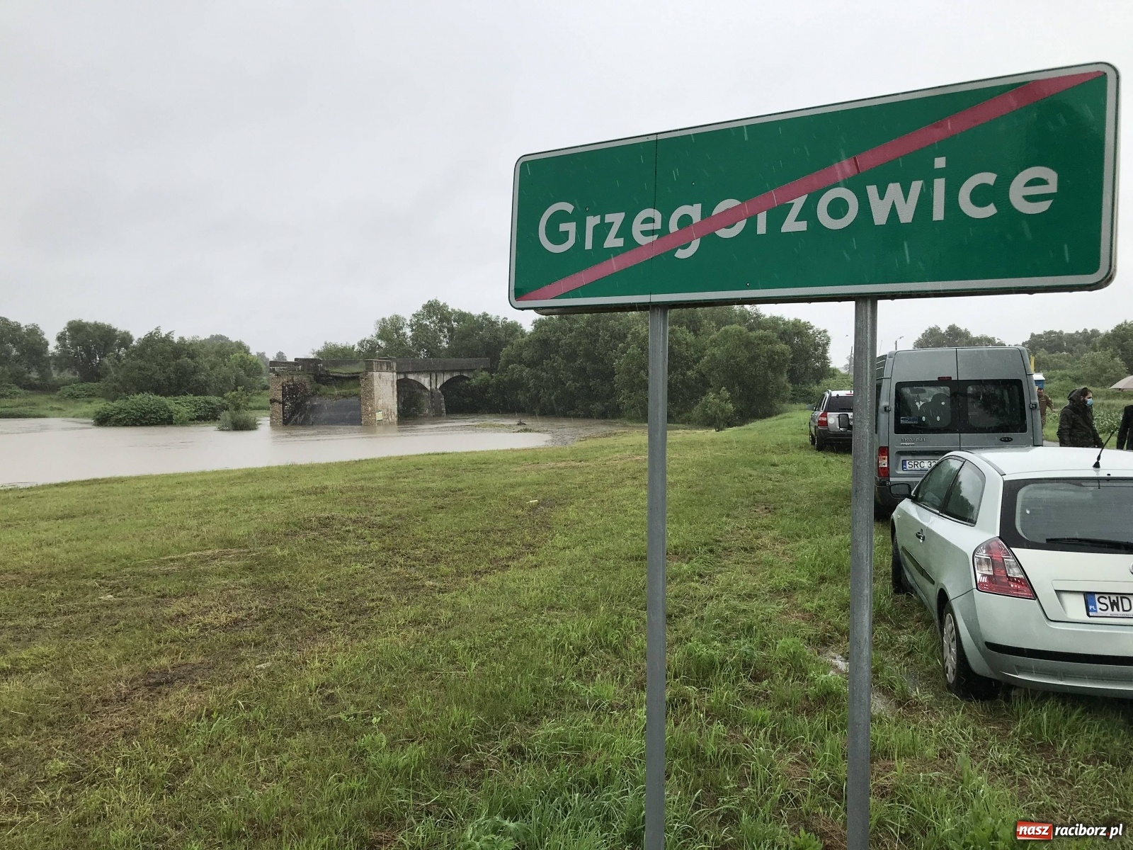 Zdjęcie w galerii na portalu naszraciborz.pl: Wezbranie Odry 20.06.2020 Racibórz - Grzegorzowice [ZDJĘCIA] wiadomości z regionu