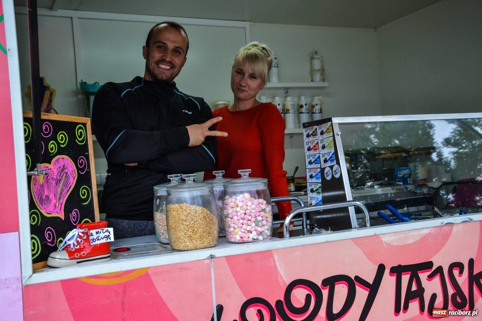 Zdjęcie w galerii na portalu naszraciborz.pl: Na Zamku Piastowskim ruszył Weekend Food Trucków  wiadomości z regionu