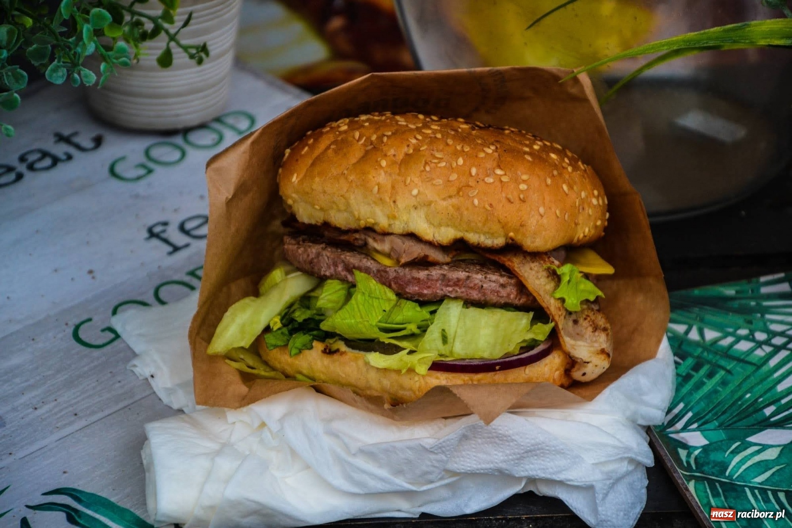 Zdjęcie w galerii na portalu naszraciborz.pl: Na Zamku Piastowskim ruszył Weekend Food Trucków  wiadomości z regionu
