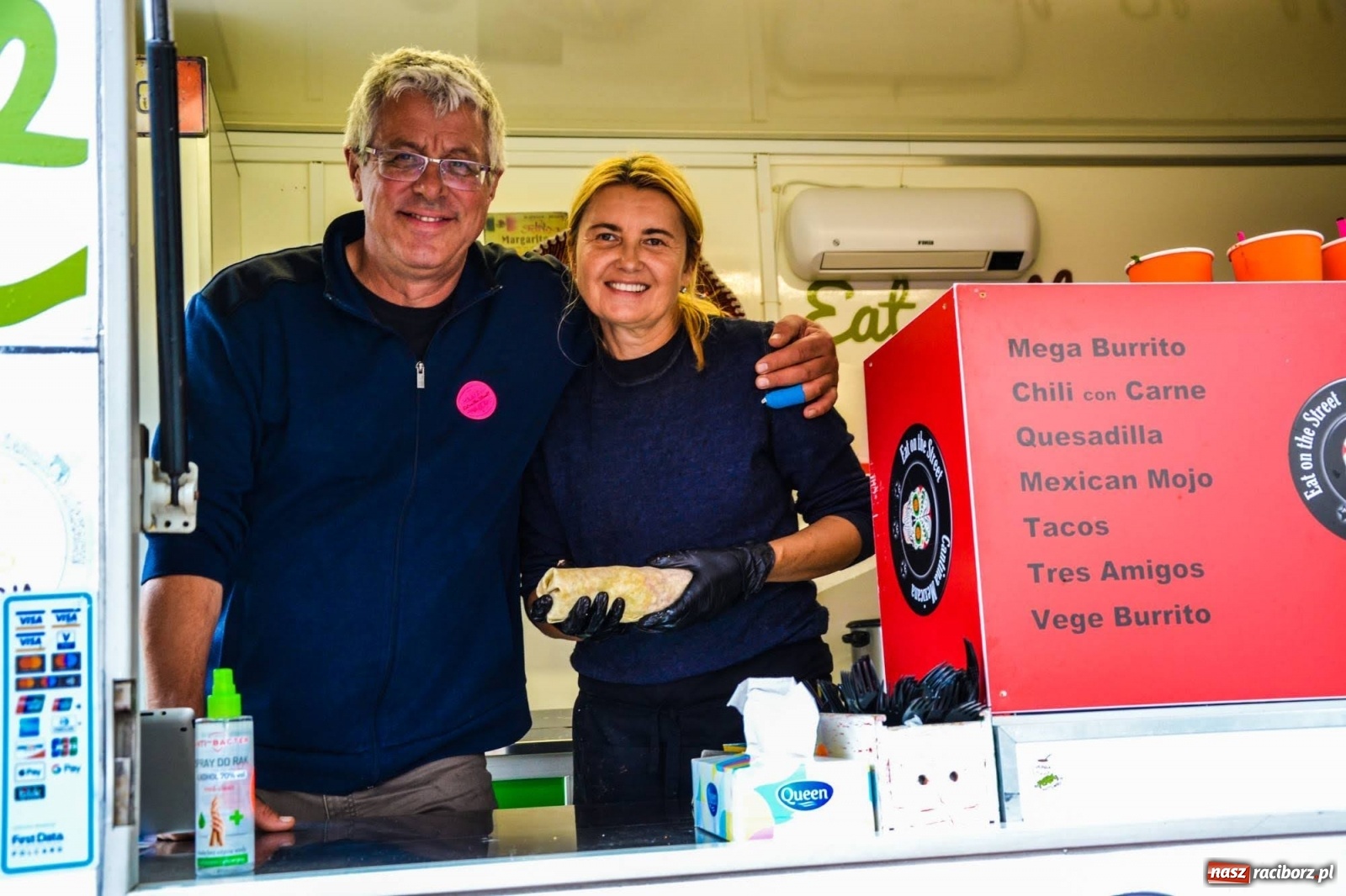 Zdjęcie w galerii na portalu naszraciborz.pl: Na Zamku Piastowskim ruszył Weekend Food Trucków  wiadomości z regionu