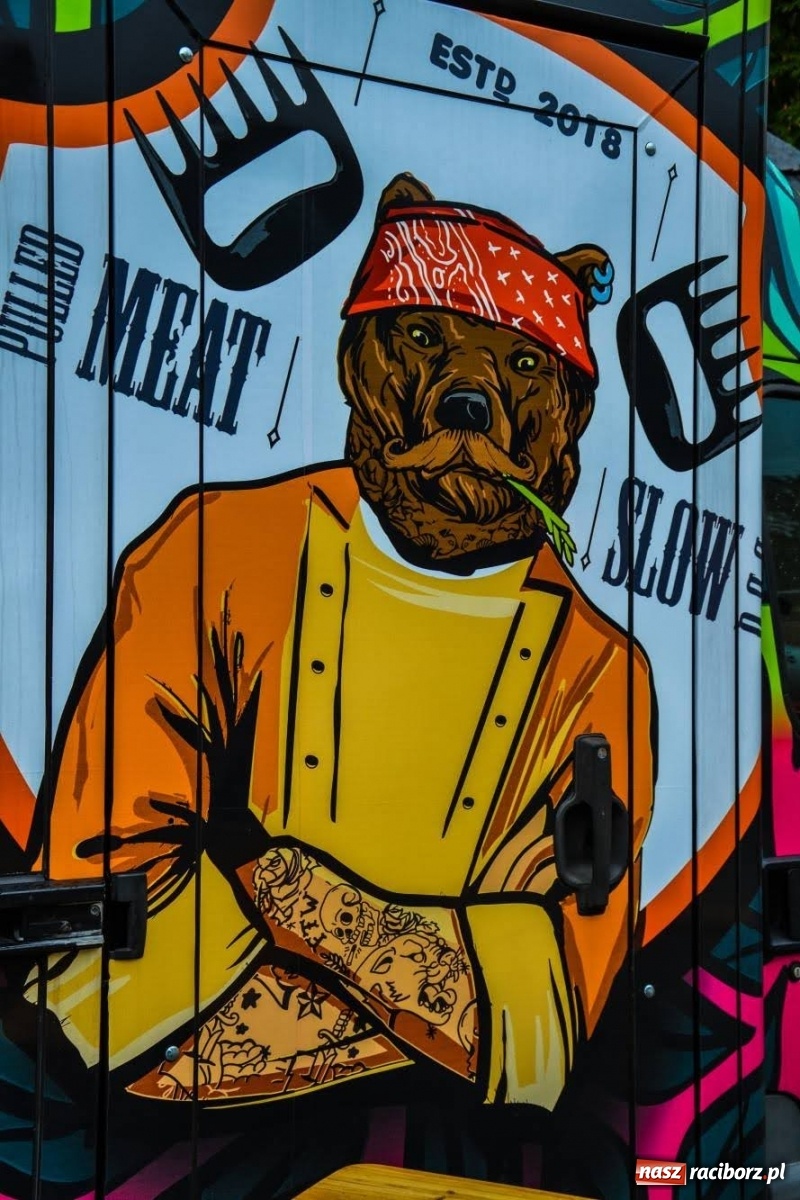 Zdjęcie w galerii na portalu naszraciborz.pl: Na Zamku Piastowskim ruszył Weekend Food Trucków  wiadomości z regionu