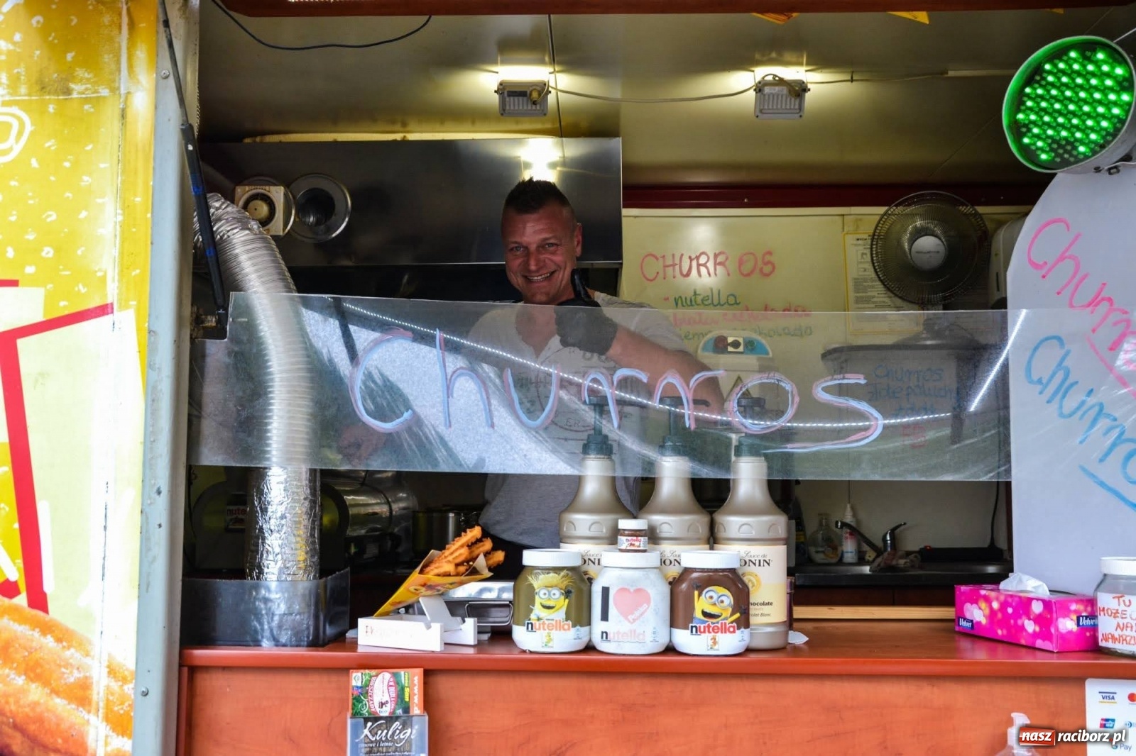 Zdjęcie w galerii na portalu naszraciborz.pl: Na Zamku Piastowskim ruszył Weekend Food Trucków  wiadomości z regionu