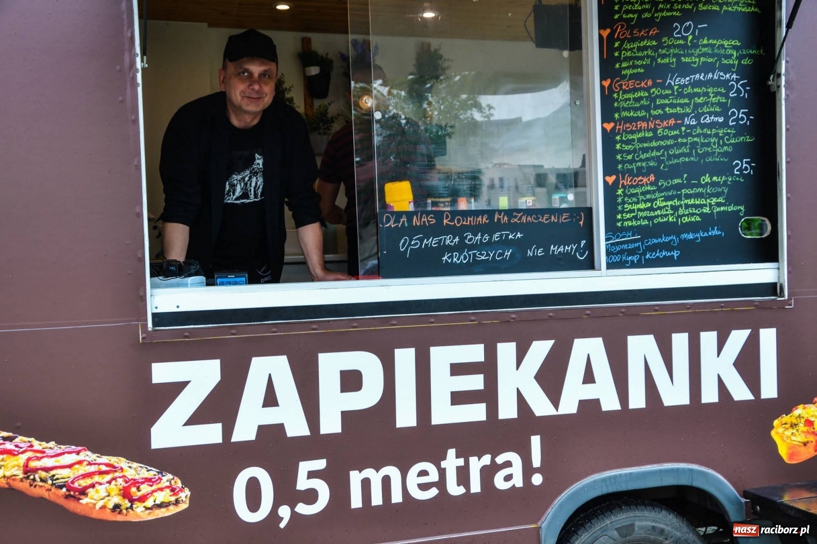 Zdjęcie w galerii na portalu naszraciborz.pl: Na Zamku Piastowskim ruszył Weekend Food Trucków  wiadomości z regionu