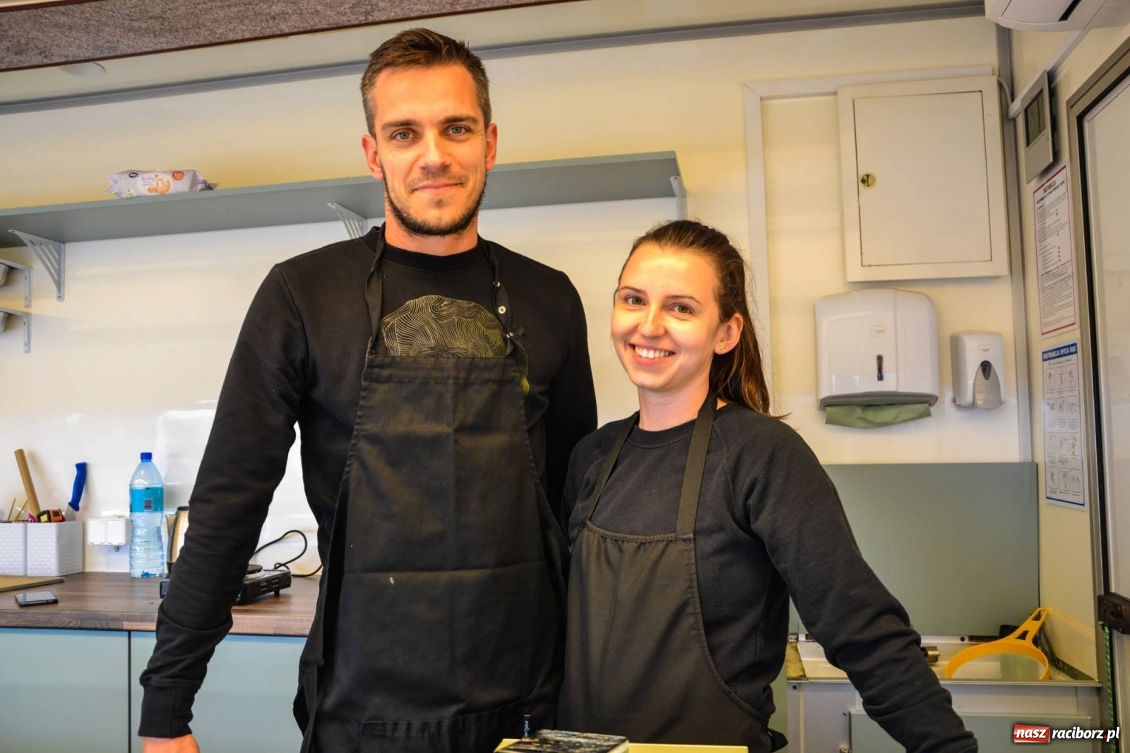 Zdjęcie w galerii na portalu naszraciborz.pl: Na Zamku Piastowskim ruszył Weekend Food Trucków  wiadomości z regionu