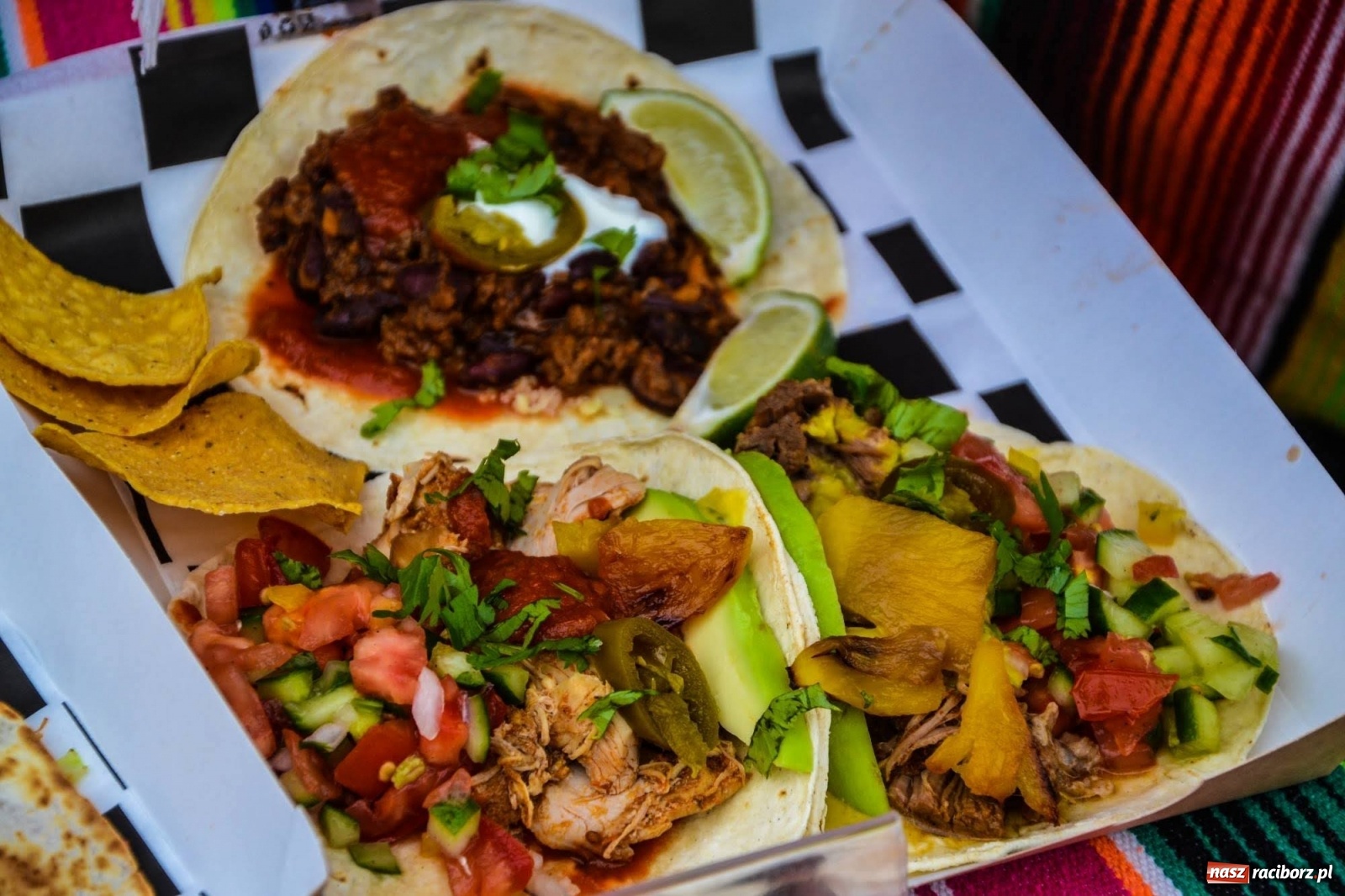 Zdjęcie w galerii na portalu naszraciborz.pl: Na Zamku Piastowskim ruszył Weekend Food Trucków  wiadomości z regionu