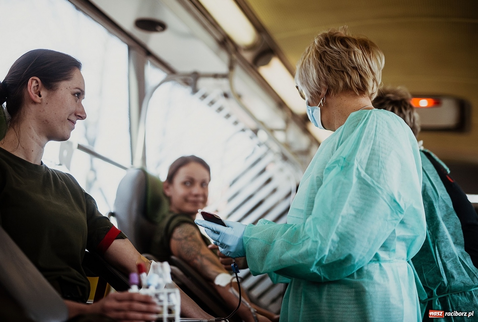 Zdjęcie w galerii na portalu naszraciborz.pl: Tysiące wymazów, tony przewiezionej żywności. Terytorialsi podsumowują działania związane z epidemią wiadomości z regionu