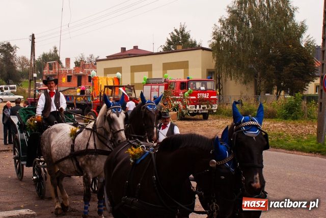 Zdjęcie w galerii na portalu naszraciborz.pl: Bo przyjaciołom się UFO wiadomości z regionu