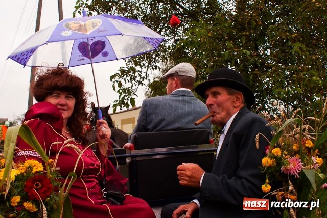 Zdjęcie w galerii na portalu naszraciborz.pl: Bo przyjaciołom się UFO wiadomości z regionu