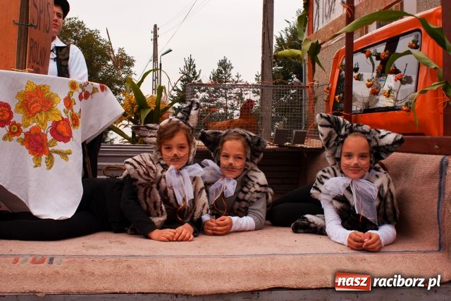 Zdjęcie w galerii na portalu naszraciborz.pl: Bo przyjaciołom się UFO wiadomości z regionu