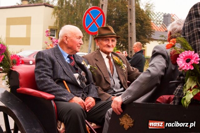 Zdjęcie w galerii na portalu naszraciborz.pl: Bo przyjaciołom się UFO wiadomości z regionu