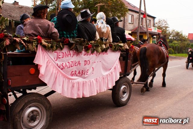 Zdjęcie w galerii na portalu naszraciborz.pl: Bo przyjaciołom się UFO wiadomości z regionu