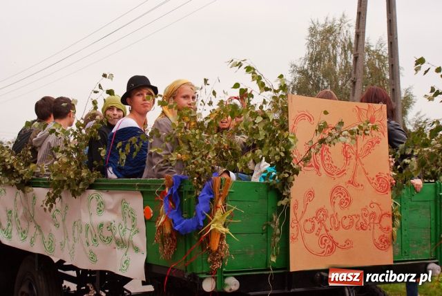 Zdjęcie w galerii na portalu naszraciborz.pl: Bo przyjaciołom się UFO wiadomości z regionu