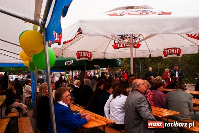 Zdjęcie w galerii na portalu naszraciborz.pl: Bo przyjaciołom się UFO wiadomości z regionu