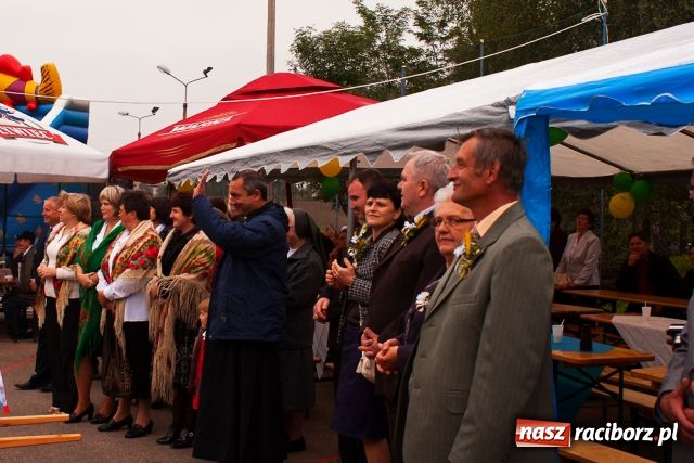 Zdjęcie w galerii na portalu naszraciborz.pl: Bo przyjaciołom się UFO wiadomości z regionu