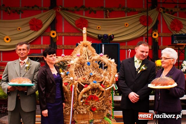 Zdjęcie w galerii na portalu naszraciborz.pl: Bo przyjaciołom się UFO wiadomości z regionu