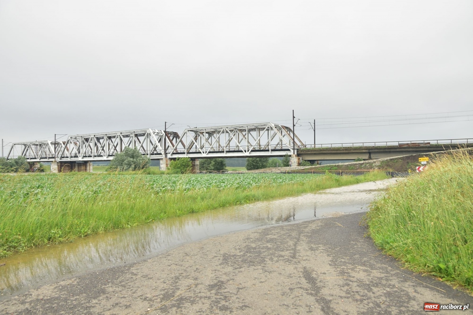 Zdjęcie w galerii na portalu naszraciborz.pl: Odra już stabilna. To był pomruk rzeki. Do wielkiej powodzi daleko [FOTO]  wiadomości z regionu