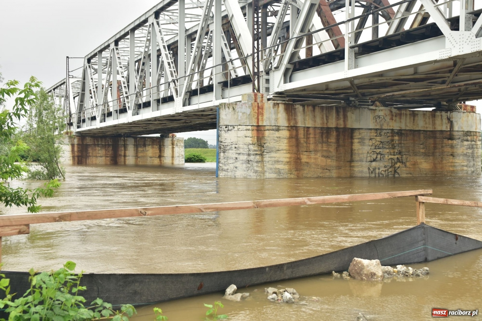Zdjęcie w galerii na portalu naszraciborz.pl: Odra już stabilna. To był pomruk rzeki. Do wielkiej powodzi daleko [FOTO]  wiadomości z regionu