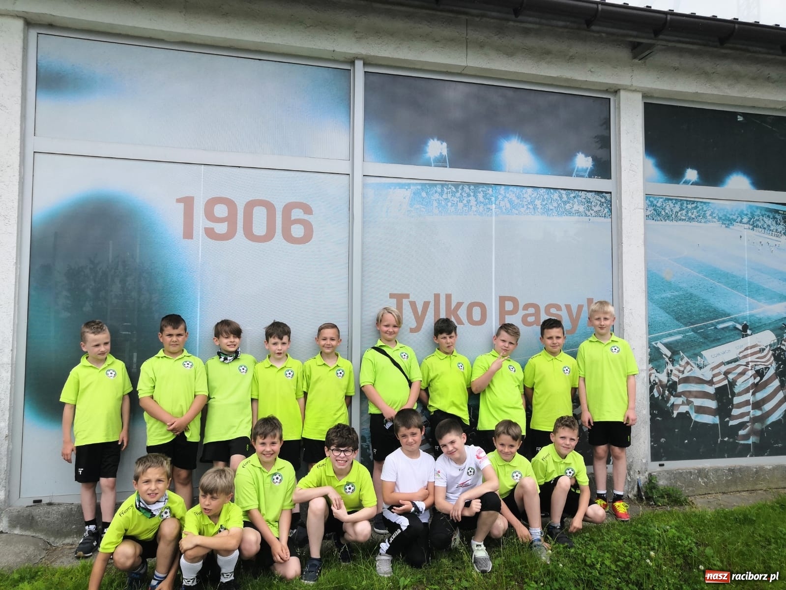 Zdjęcie w galerii na portalu naszraciborz.pl: Współpraca trwa. Akademia LKS Tworków na grze kontrolnej w Krakowie wiadomości z regionu