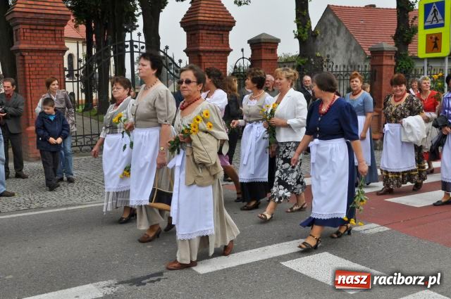 Zdjęcie w galerii na portalu naszraciborz.pl: Korowód ze smerfami i teletubisiami... wiadomości z regionu