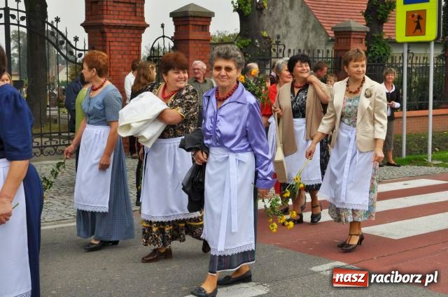 Zdjęcie w galerii na portalu naszraciborz.pl: Korowód ze smerfami i teletubisiami... wiadomości z regionu