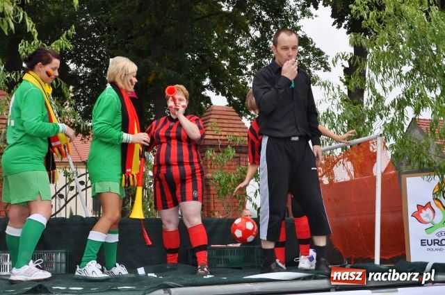 Zdjęcie w galerii na portalu naszraciborz.pl: Korowód ze smerfami i teletubisiami... wiadomości z regionu