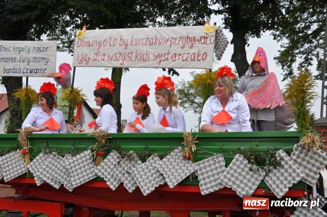 Zdjęcie w galerii na portalu naszraciborz.pl: Korowód ze smerfami i teletubisiami... wiadomości z regionu