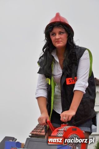 Zdjęcie w galerii na portalu naszraciborz.pl: Korowód ze smerfami i teletubisiami... wiadomości z regionu