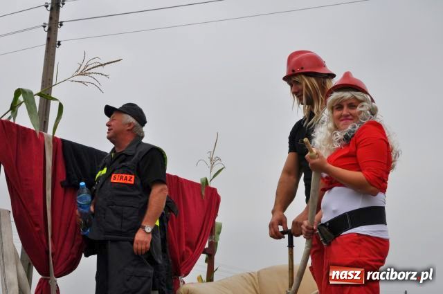 Zdjęcie w galerii na portalu naszraciborz.pl: Korowód ze smerfami i teletubisiami... wiadomości z regionu