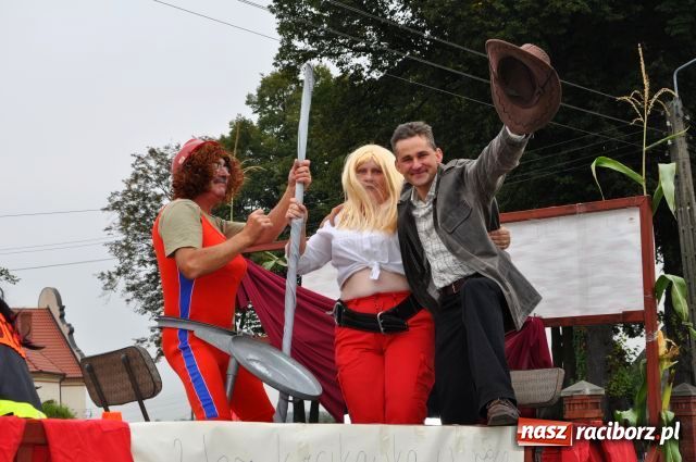 Zdjęcie w galerii na portalu naszraciborz.pl: Korowód ze smerfami i teletubisiami... wiadomości z regionu