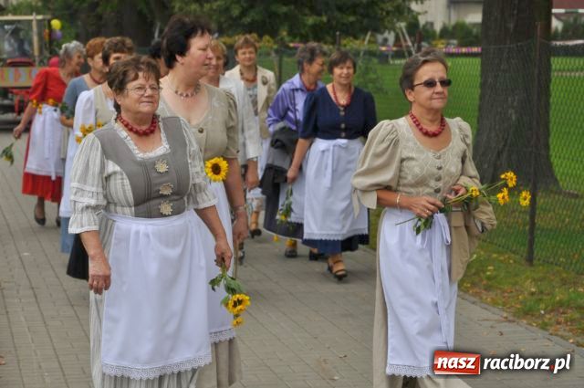 Zdjęcie w galerii na portalu naszraciborz.pl: Korowód ze smerfami i teletubisiami... wiadomości z regionu