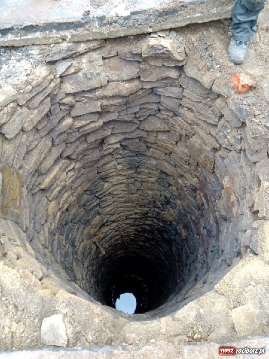 Zdjęcie w galerii na portalu naszraciborz.pl: Ciekawe odkrycie na krzanowickim rynku wiadomości z regionu