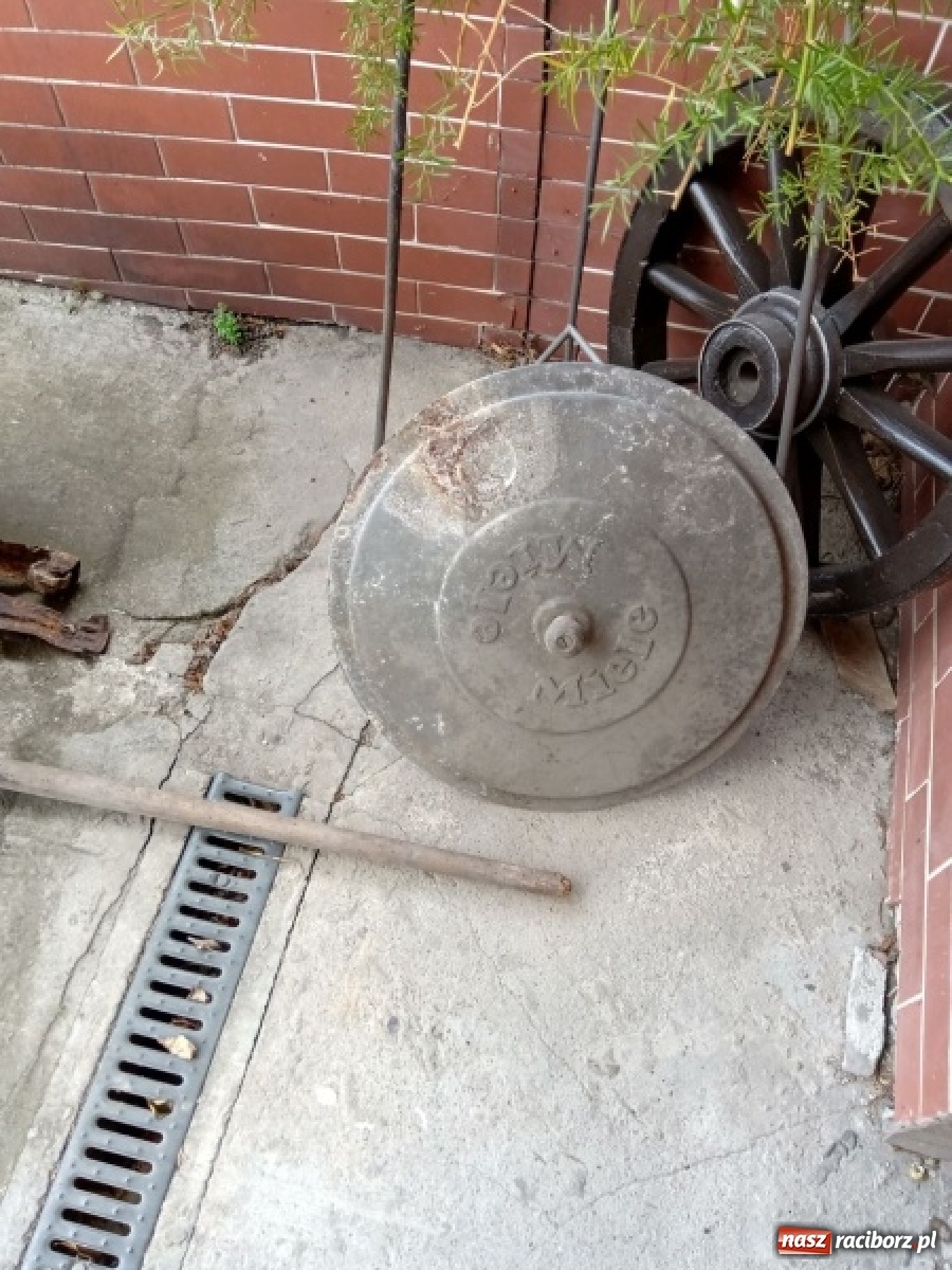 Zdjęcie w galerii na portalu naszraciborz.pl: Nowy eksponat w zbiorach krzanowickiej Izby Regionalnej wiadomości z regionu