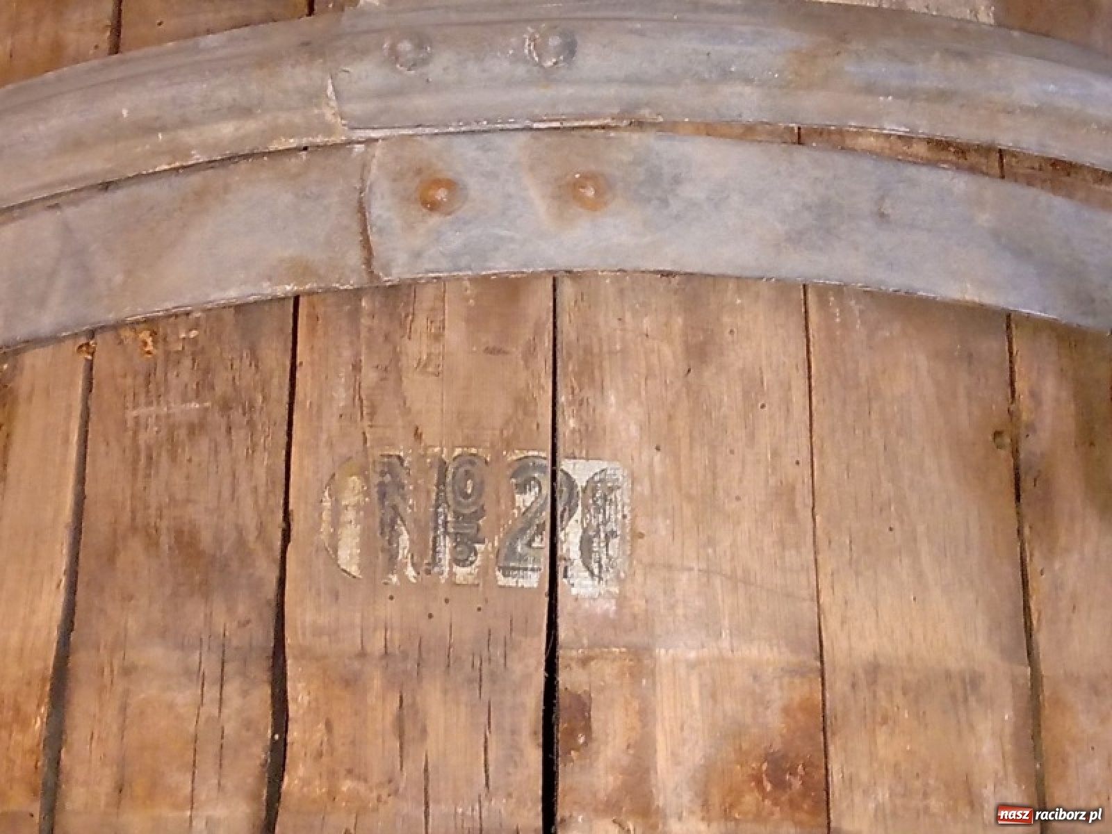 Zdjęcie w galerii na portalu naszraciborz.pl: Nowy eksponat w zbiorach krzanowickiej Izby Regionalnej wiadomości z regionu